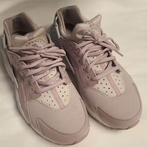 Nike Huarache in Indi-pink Women size 7